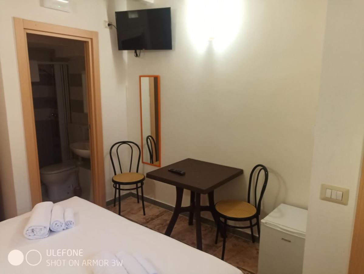 B&B L'Antica Dimora ...E Dei Mestieri Otranto Luaran gambar